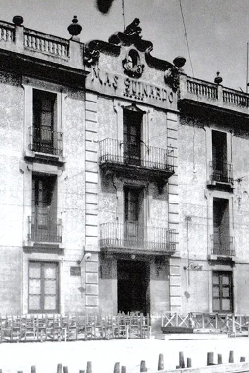 Fachada del Mas Guinardó en una fotografía histórica